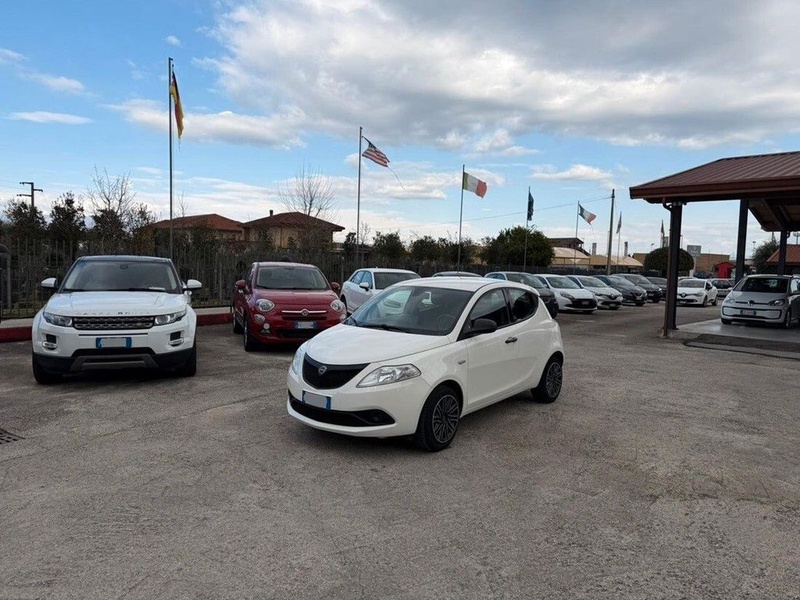 Lancia Ypsilon