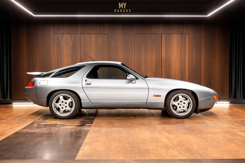 Porsche 928