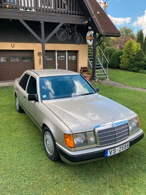 Mercedes-Benz 200 1988