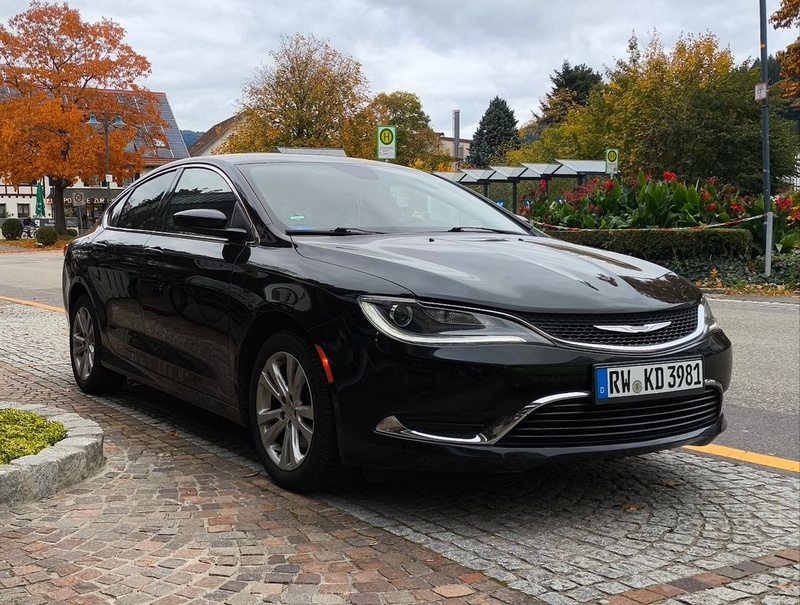 Chrysler 200