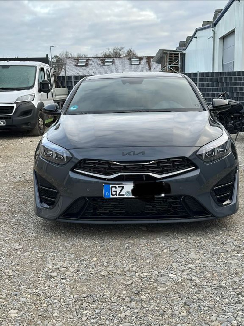 Kia pro cee'd / ProCeed