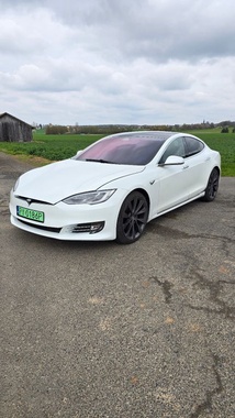 Tesla Model S 2019