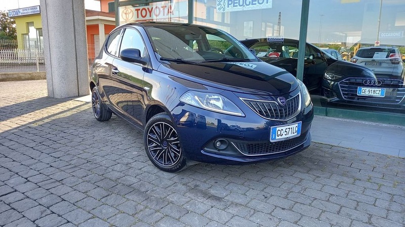 Lancia Ypsilon