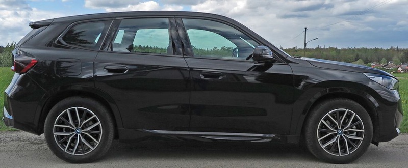 BMW iX1