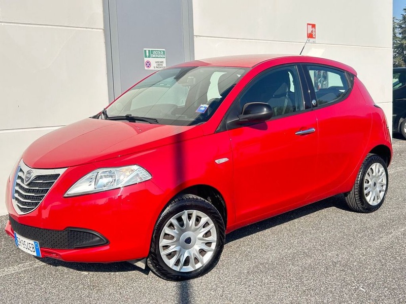 Lancia Ypsilon