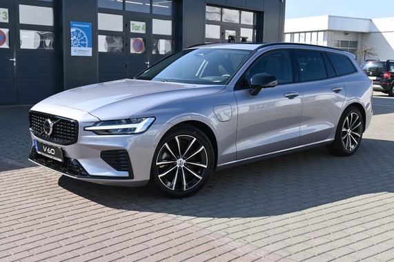 Volvo V60 2025