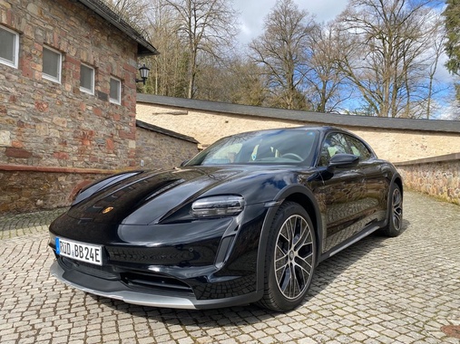 Porsche Taycan 2023