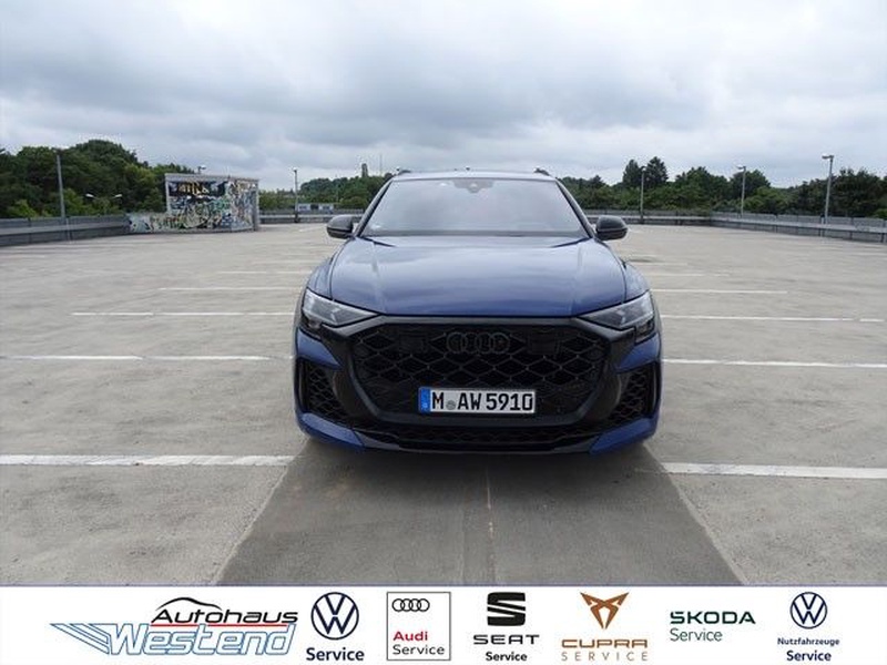 Audi RSQ8