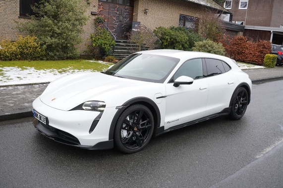 Porsche Taycan 2021