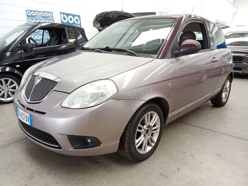 Lancia Ypsilon
