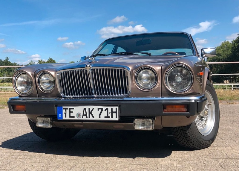 Jaguar XJ12