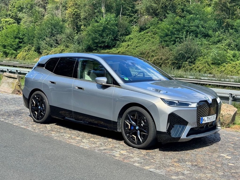 BMW iX