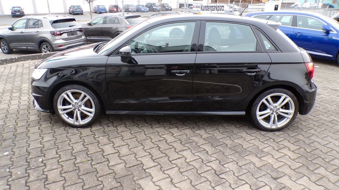 Audi S1 2014