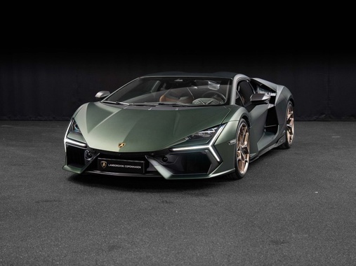 Lamborghini Revuelto 2026