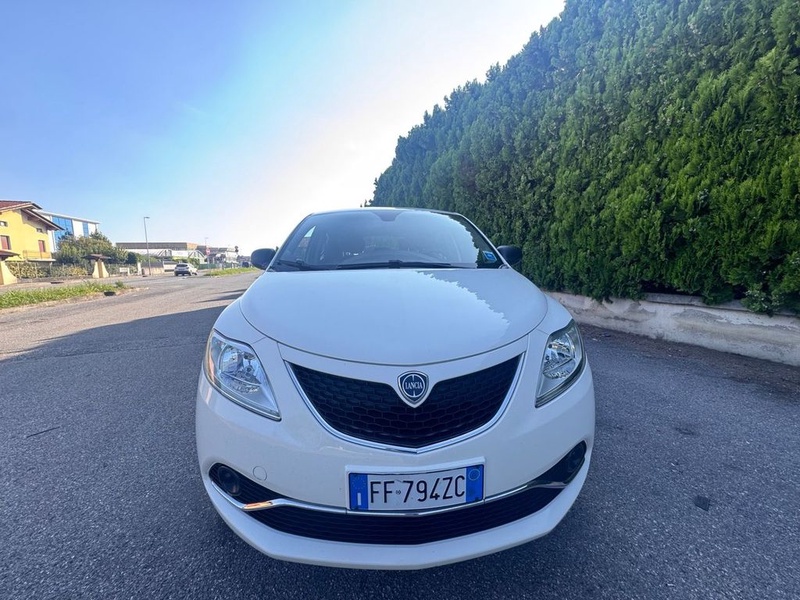 Lancia Ypsilon