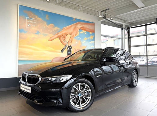 BMW 3 Series 2021