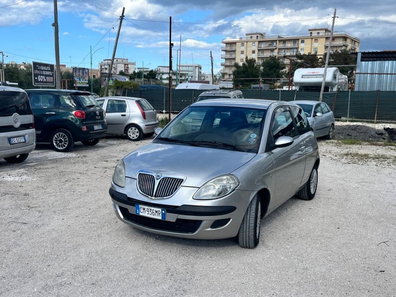 Lancia Ypsilon