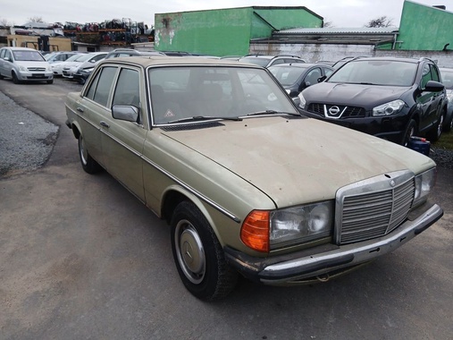 Mercedes-Benz 230 1982