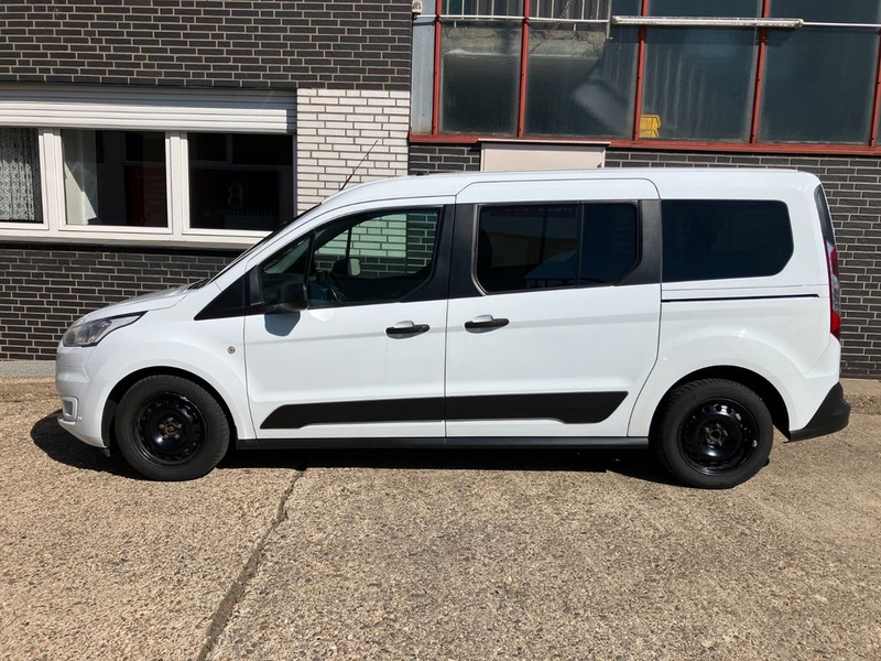 Ford Grand Tourneo