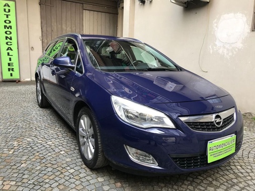 Opel Astra 2011