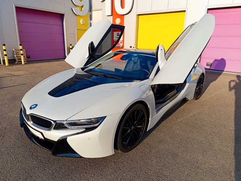 BMW i8