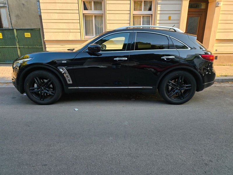 Infiniti FX