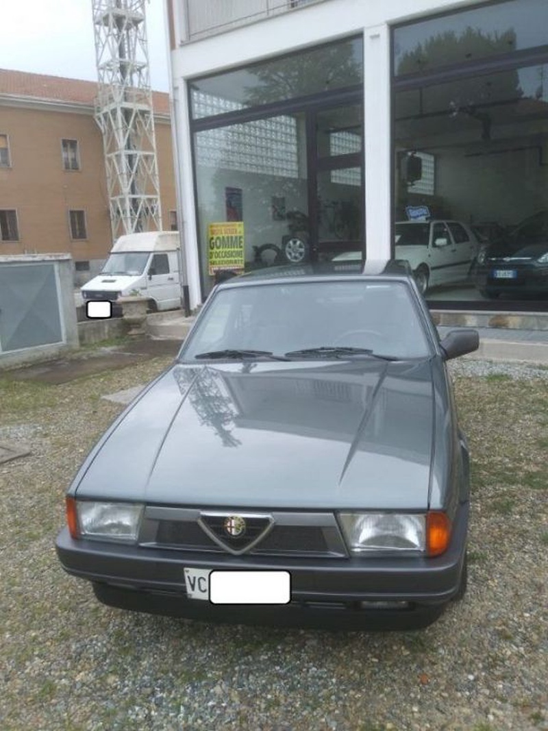 Alfa Romeo 75