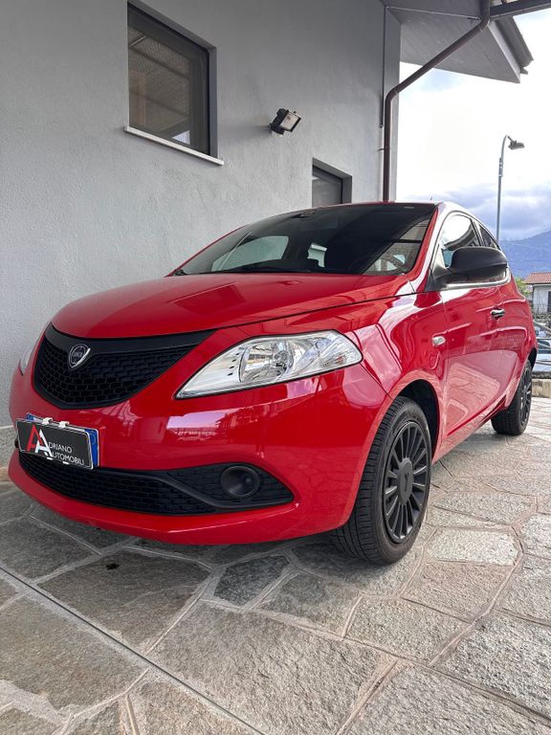 Lancia Ypsilon