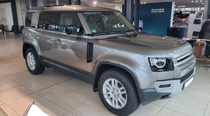 Land Rover Defender 2021