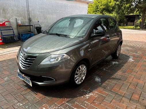 Lancia Ypsilon 2011