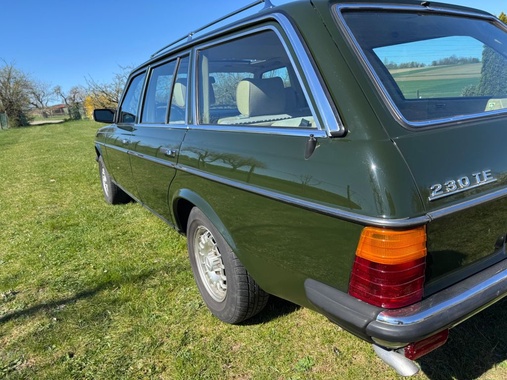 Mercedes-Benz 230 1982