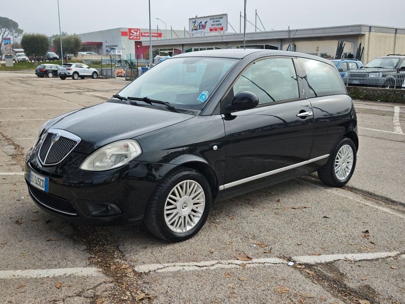 Lancia Ypsilon