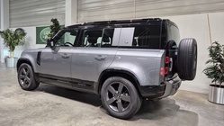 Land Rover Defender 2023