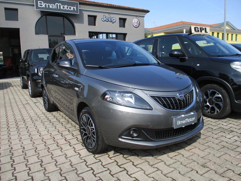 Lancia Ypsilon