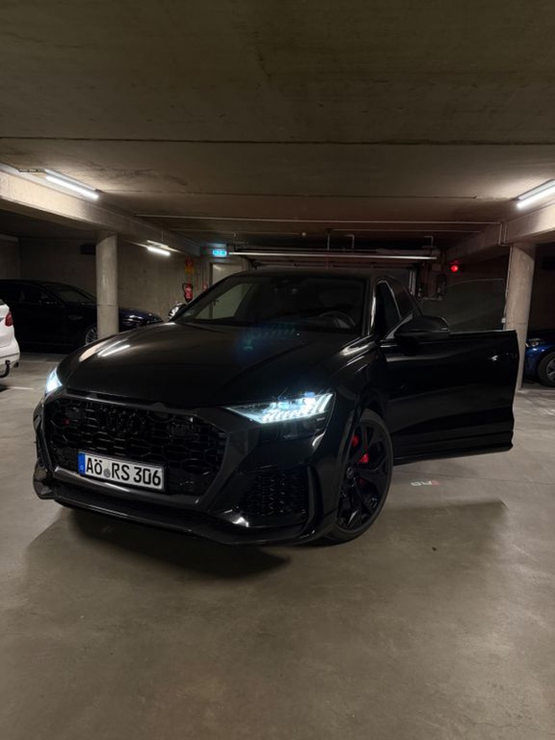 Audi RSQ8