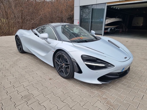 McLaren 720S 2022