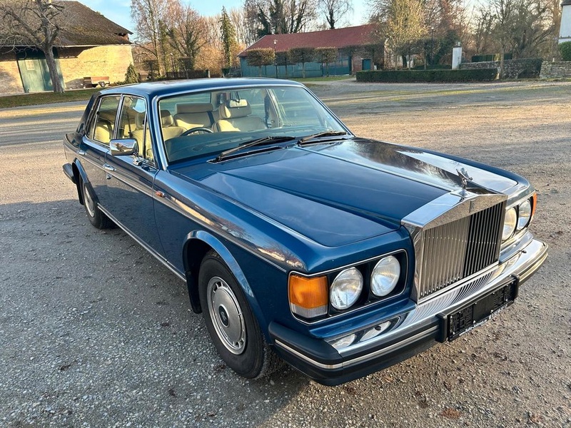 Rolls-Royce Silver Spirit