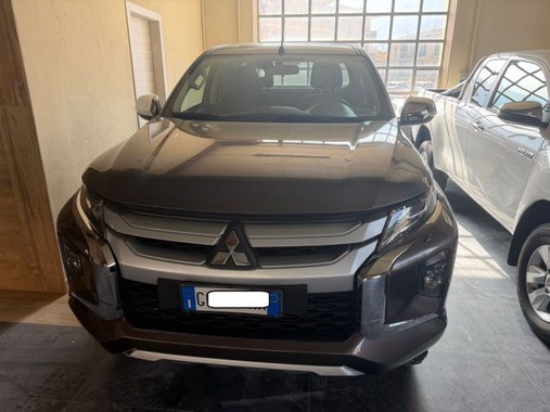 Mitsubishi L200 2021