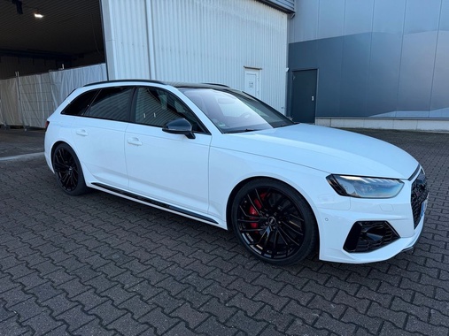 Audi RS4 2022