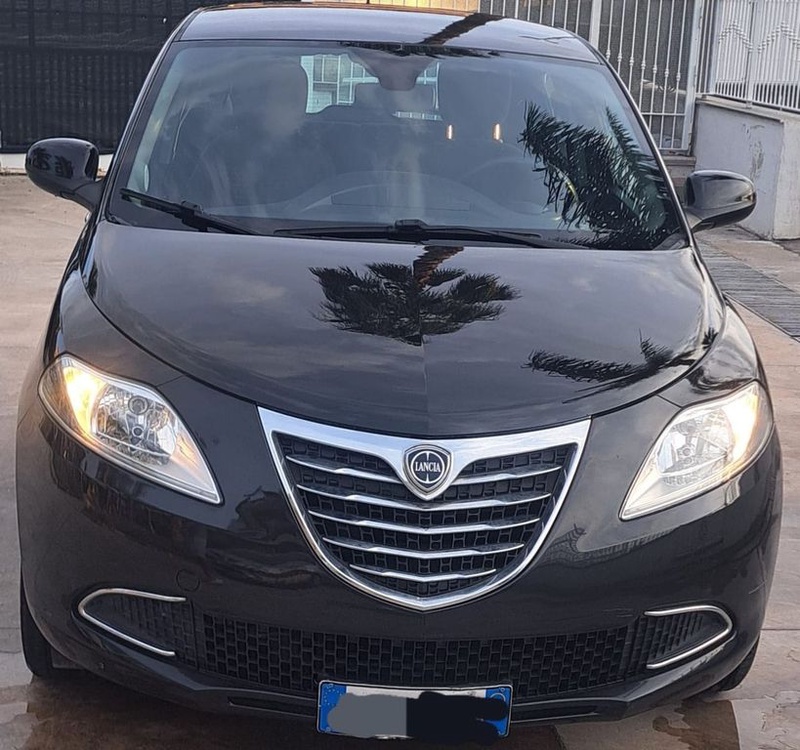 Lancia Ypsilon