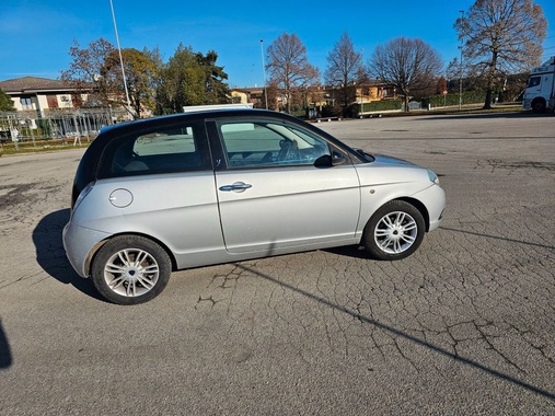 Lancia Ypsilon 2009