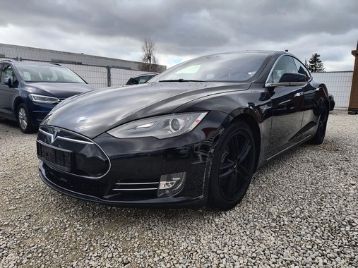 Tesla Model S 2016