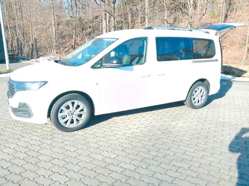 Ford Grand Tourneo