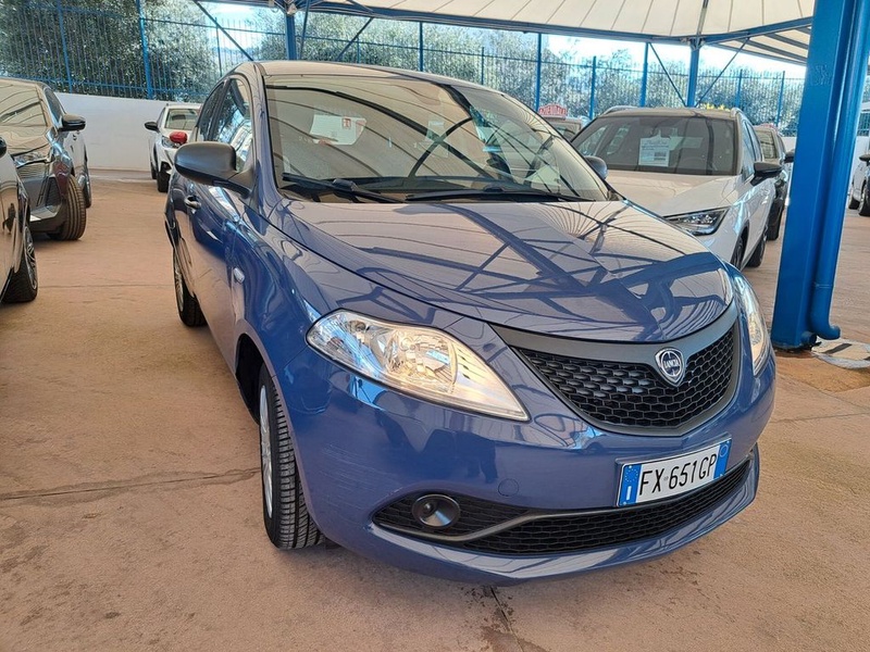 Lancia Ypsilon