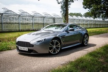 Aston Martin Vantage 2011