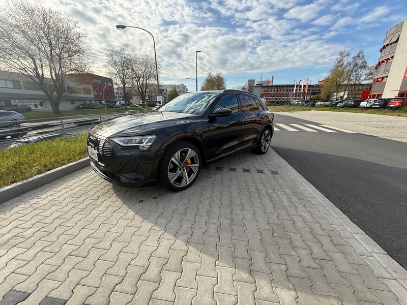 Audi e-tron