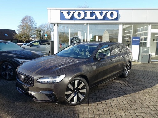 Volvo V90 2025
