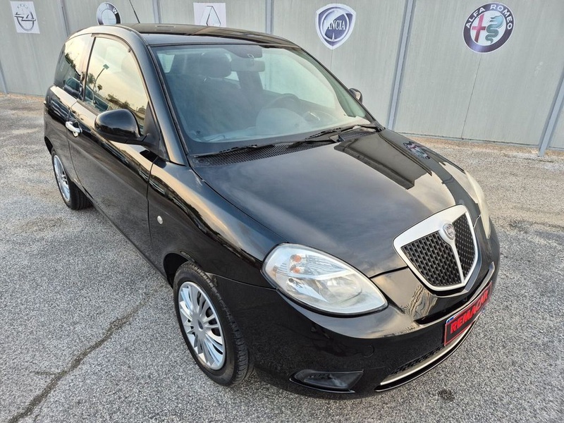 Lancia Ypsilon