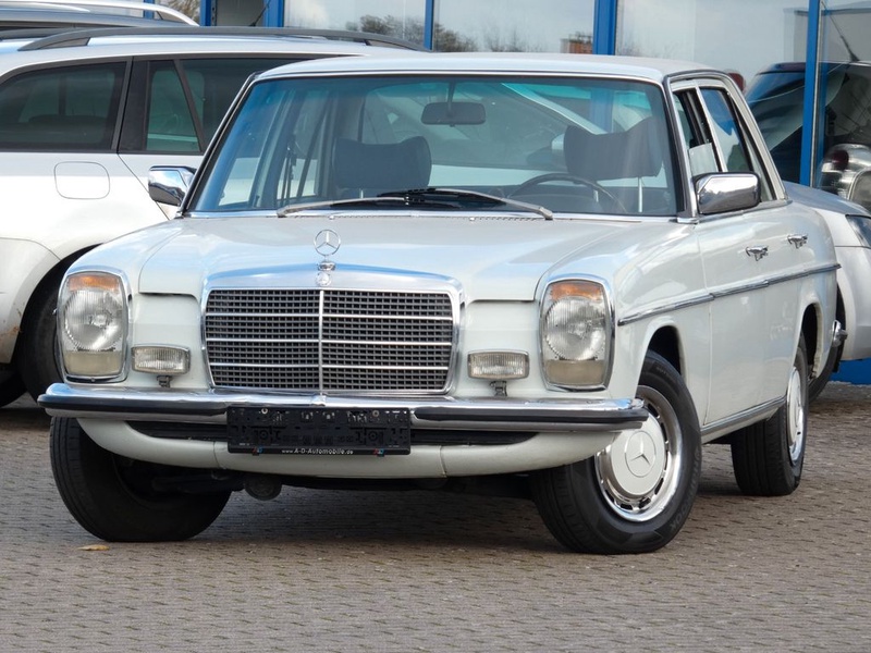 Mercedes-Benz 200