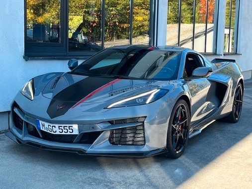 Corvette C8 2025